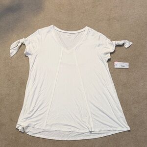a.n.a White V-Neck Short Sleeve Top